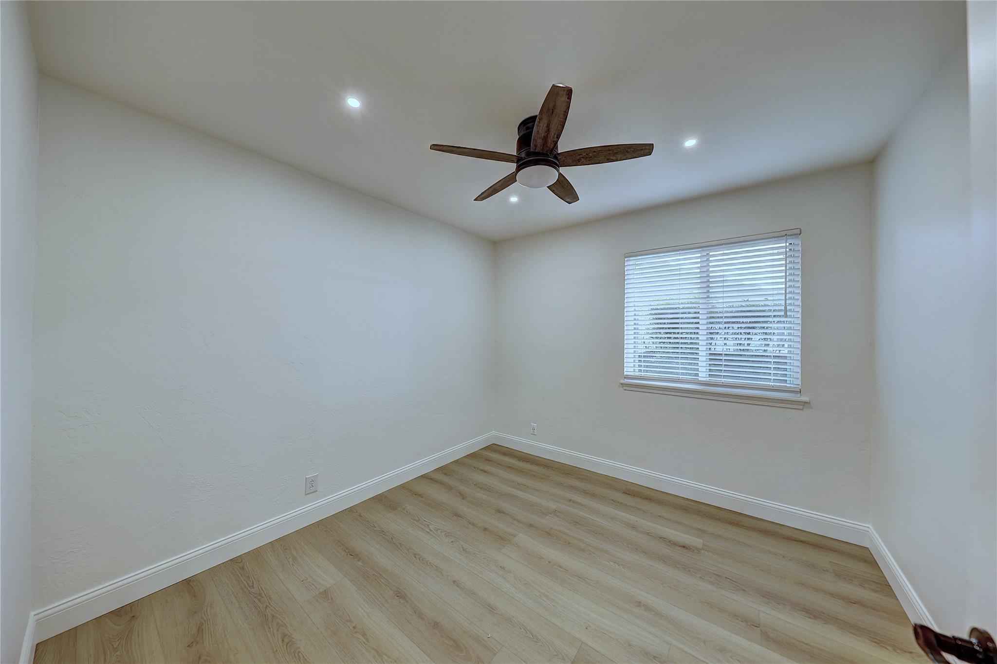 11112 #B Parkfield Drive Austin TX 78758