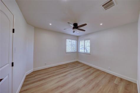 11112 #B Parkfield Drive Austin TX 78758