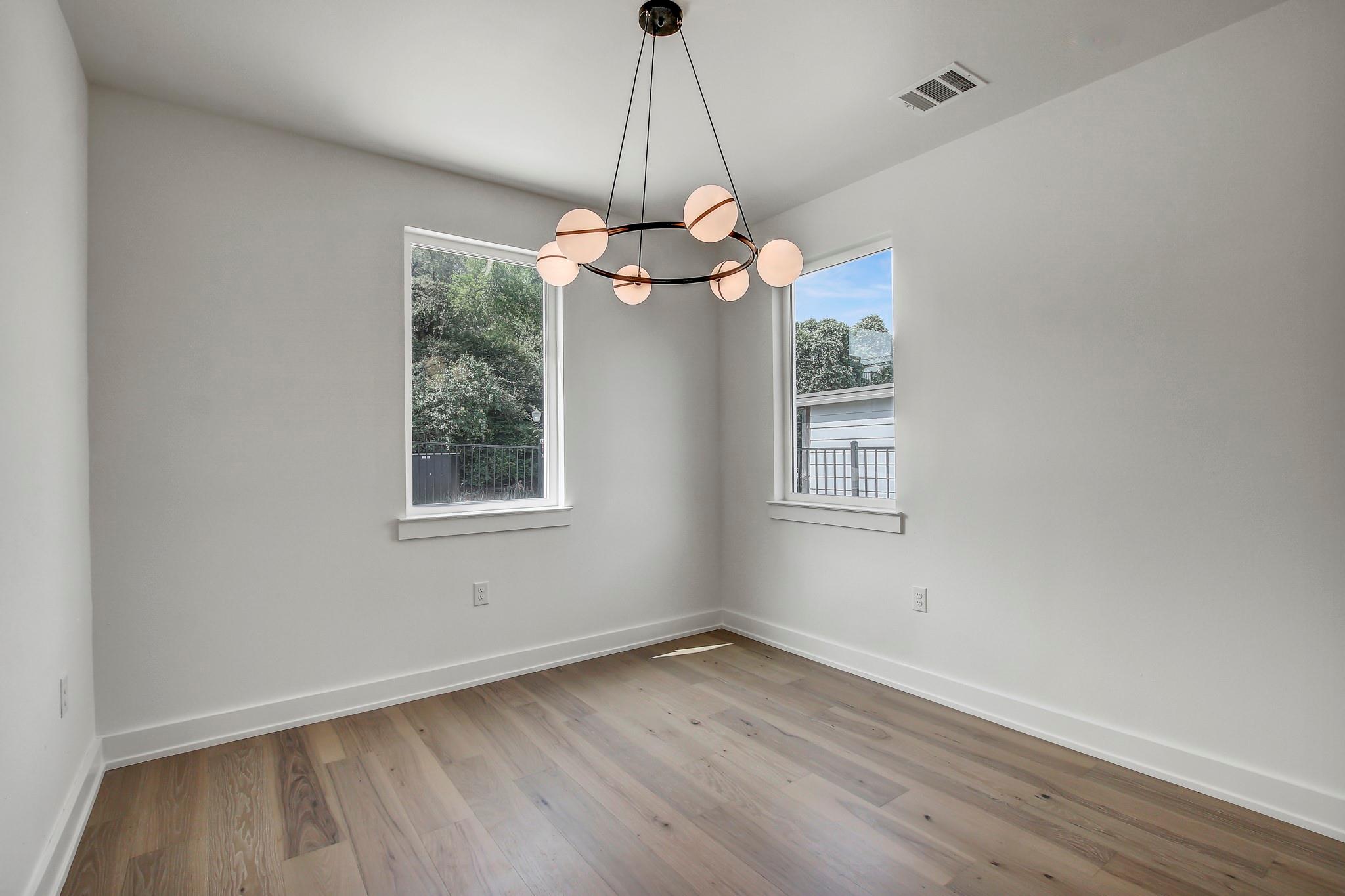 4127 E 12th Street Austin TX 78721