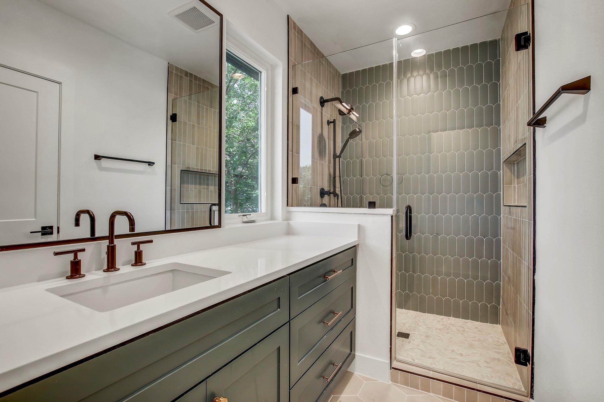 4127 E 12th Street Austin TX 78721