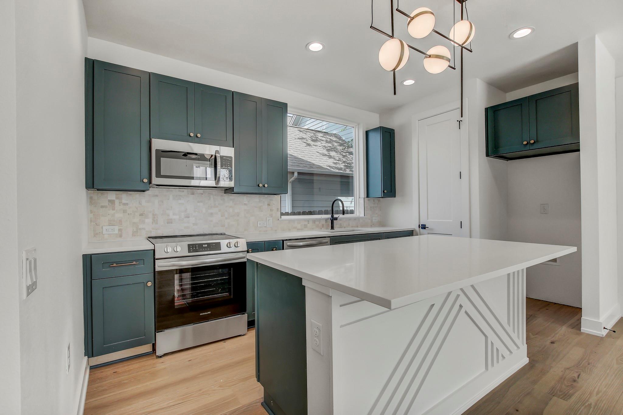 4127 E 12th Street Austin TX 78721