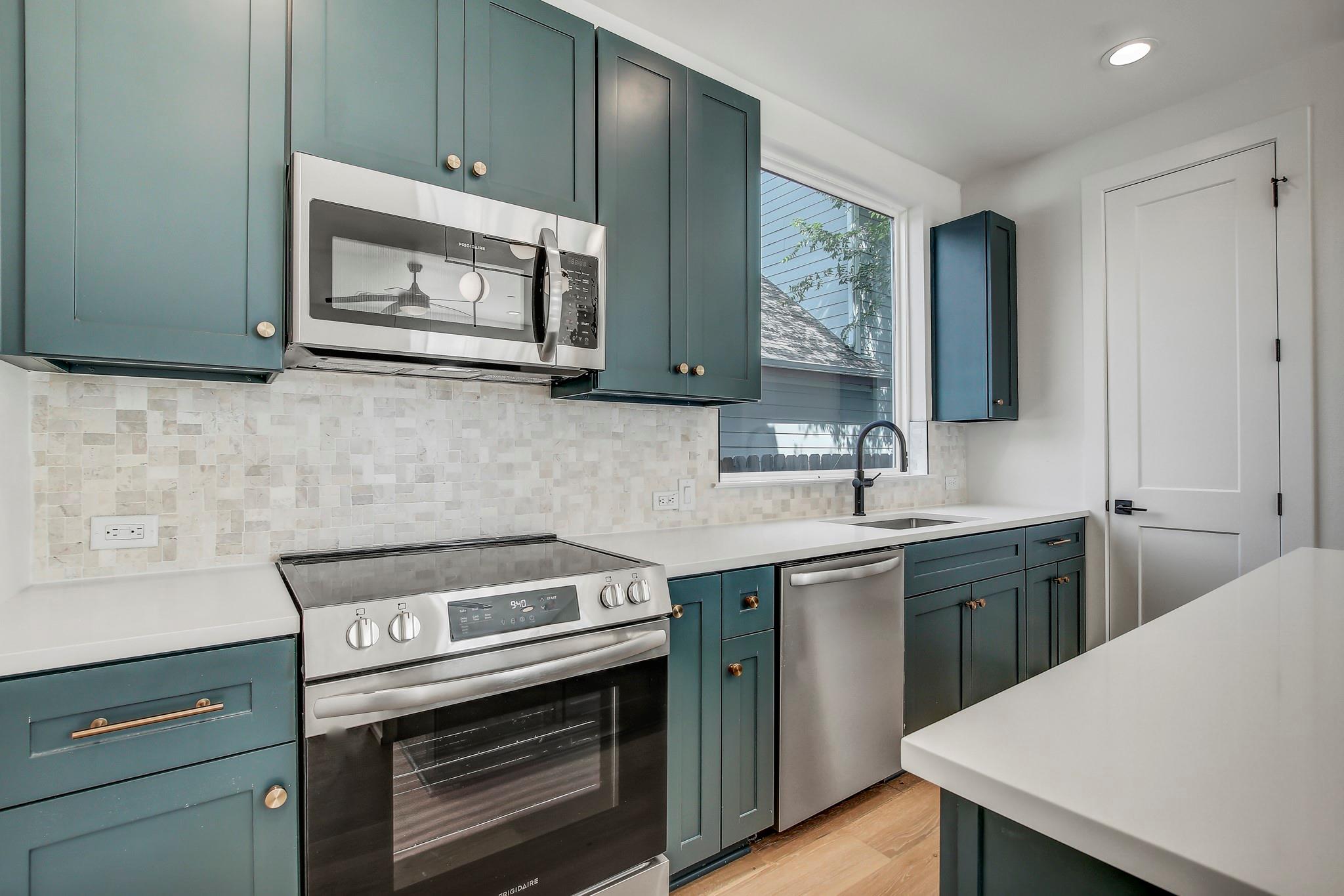 4127 E 12th Street Austin TX 78721
