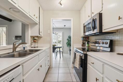 213 Lido Street Lakeway TX 78734