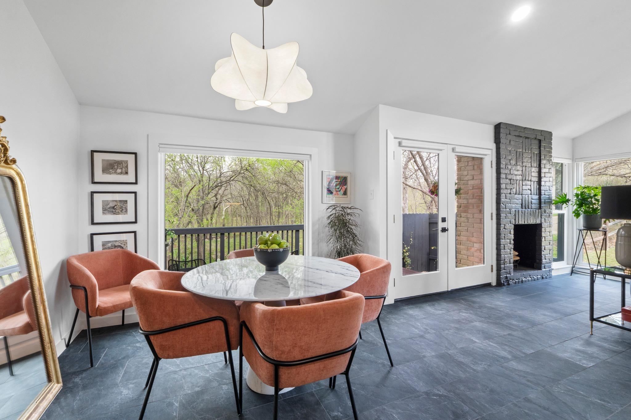 2528 Stoutwood Circle Austin TX 78745