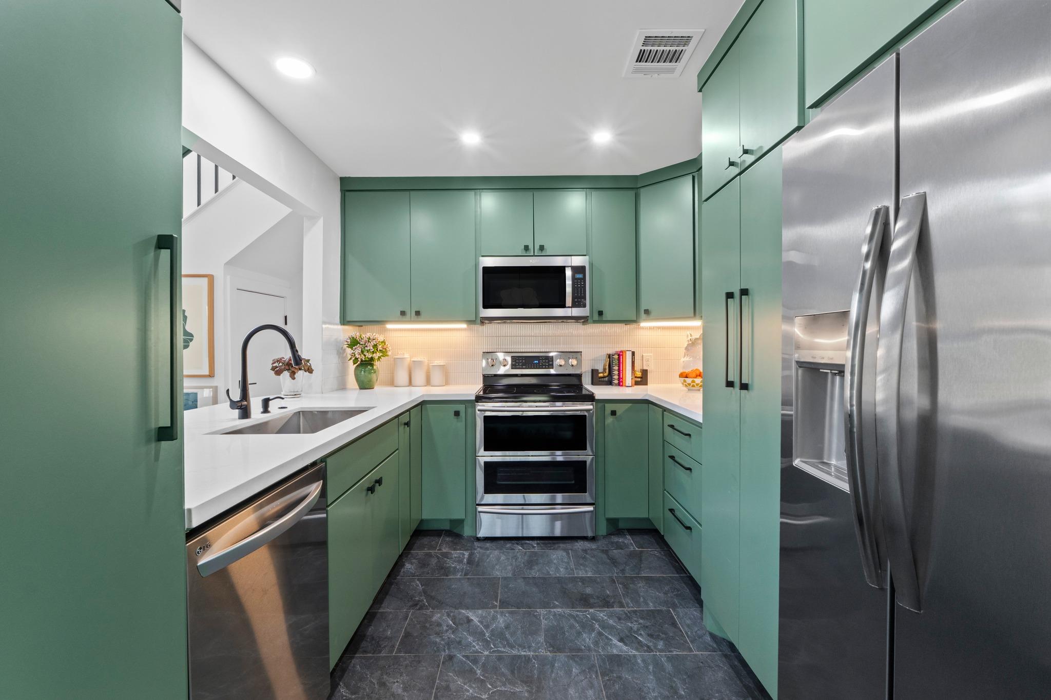 2528 Stoutwood Circle Austin TX 78745