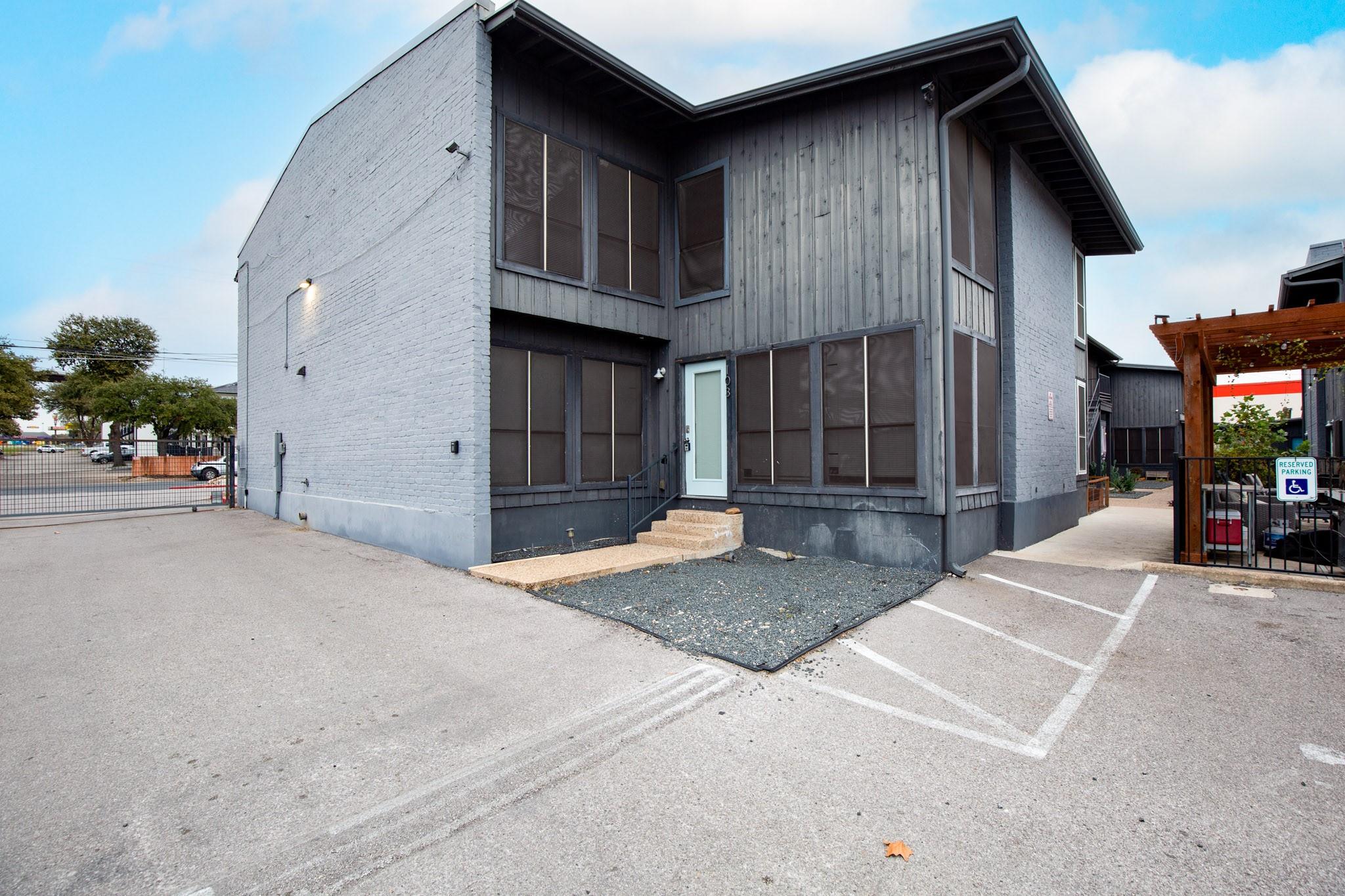 909 Reinli Street Austin TX 78751