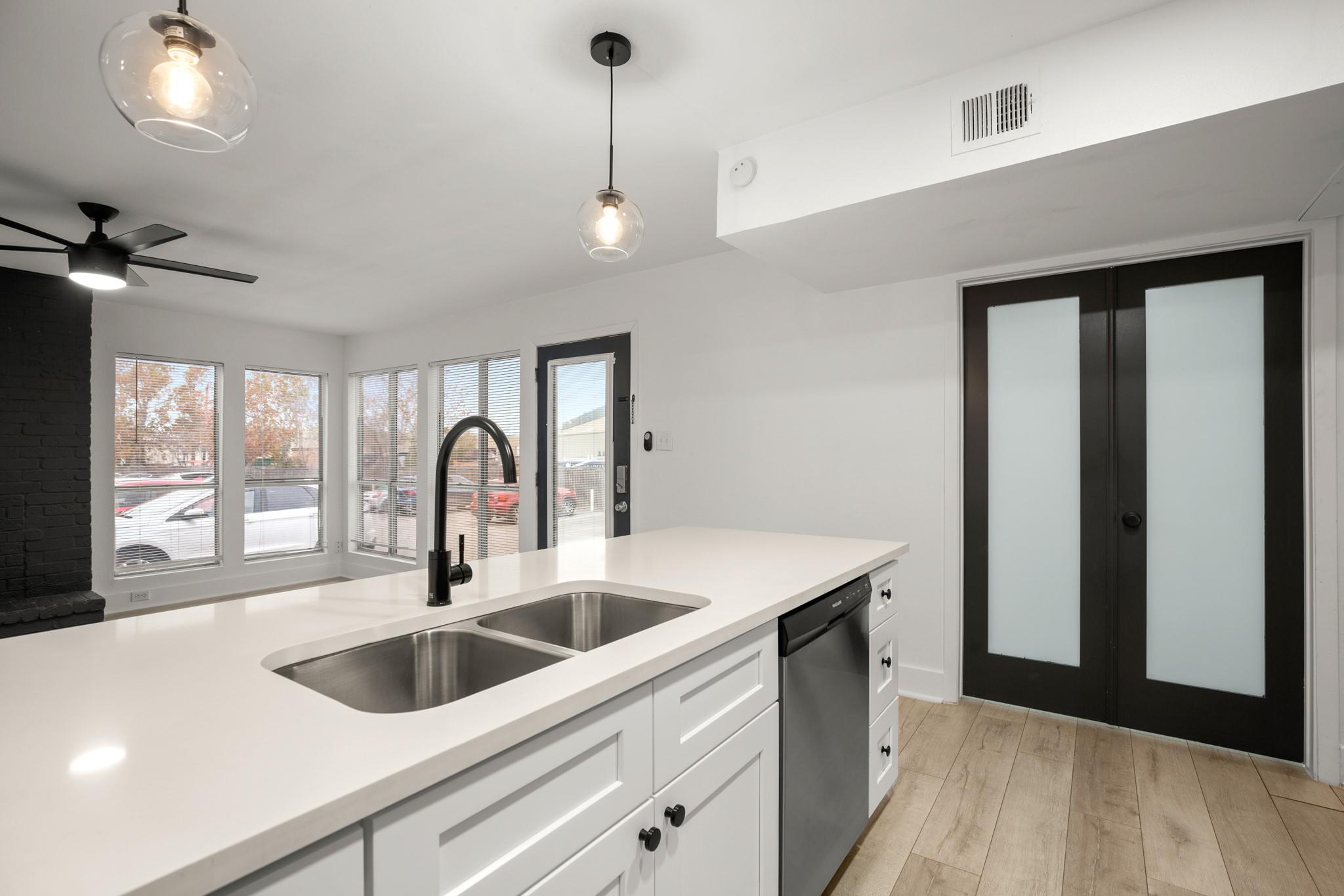 909 Reinli Street Austin TX 78751