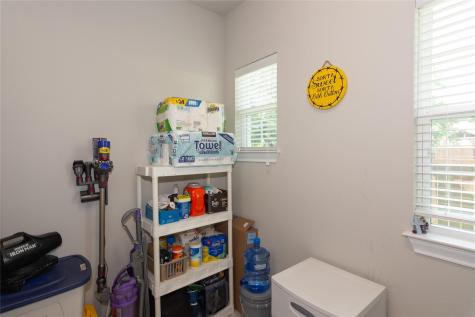 4733 Collins Street Round Rock TX 78681