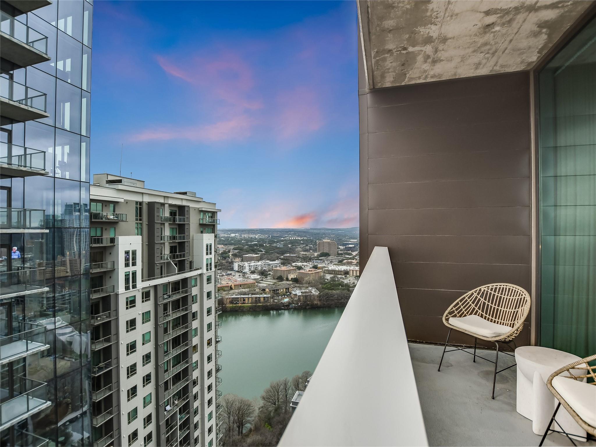 48 East Avenue Austin TX 78701