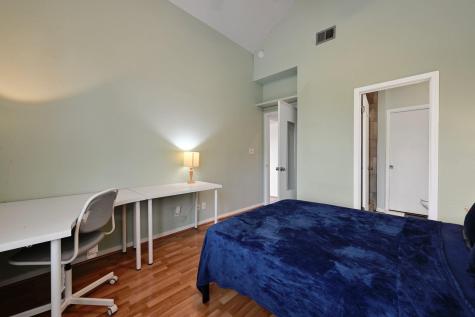 1910 Robbins Place Austin TX 78705