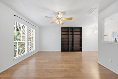 1015 E Yager Lane Austin TX 78753