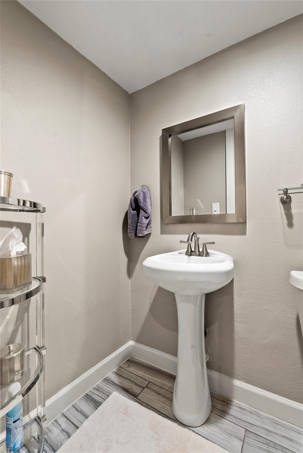 2101 Airole Way Austin TX 78704