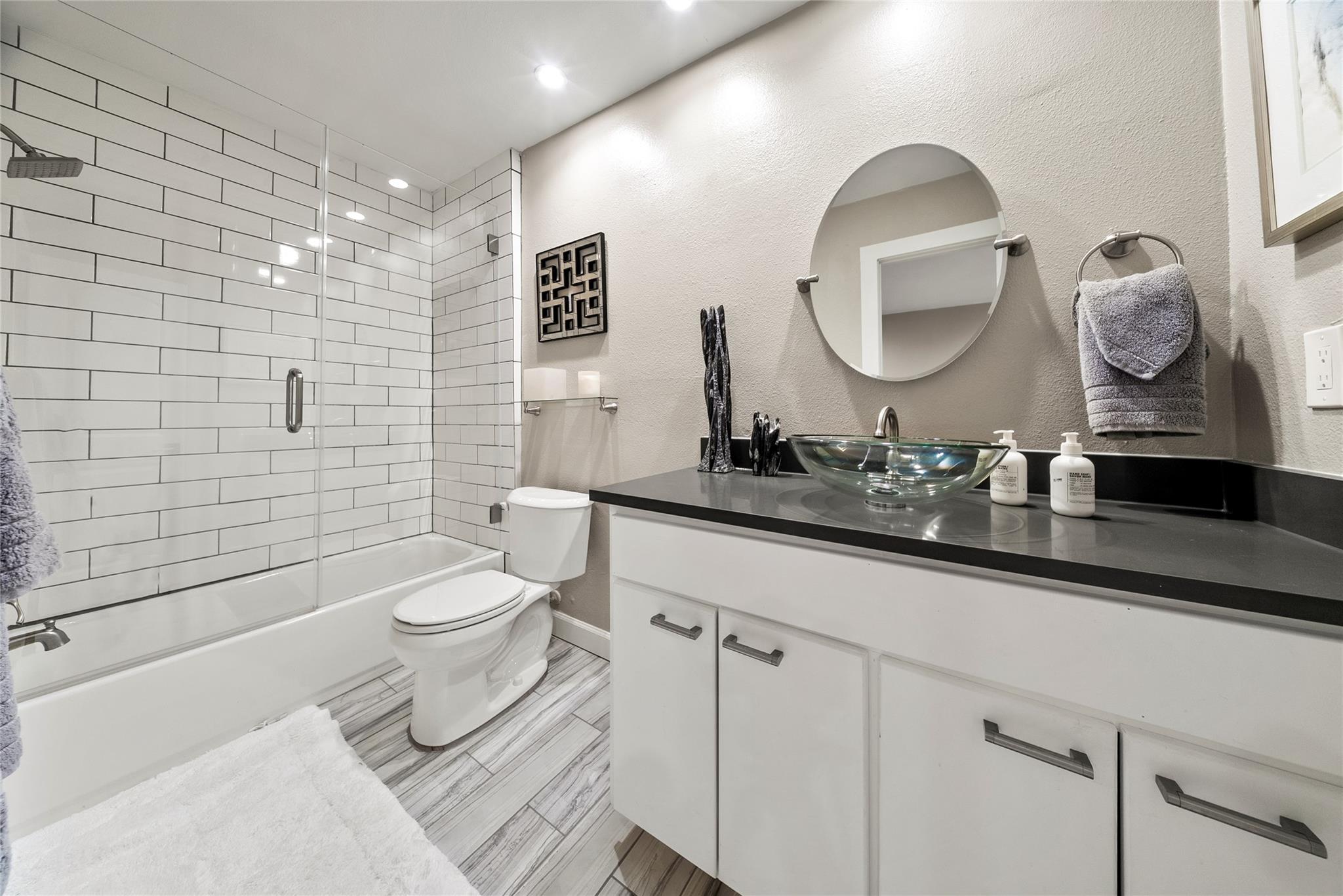 2101 Airole Way Austin TX 78704