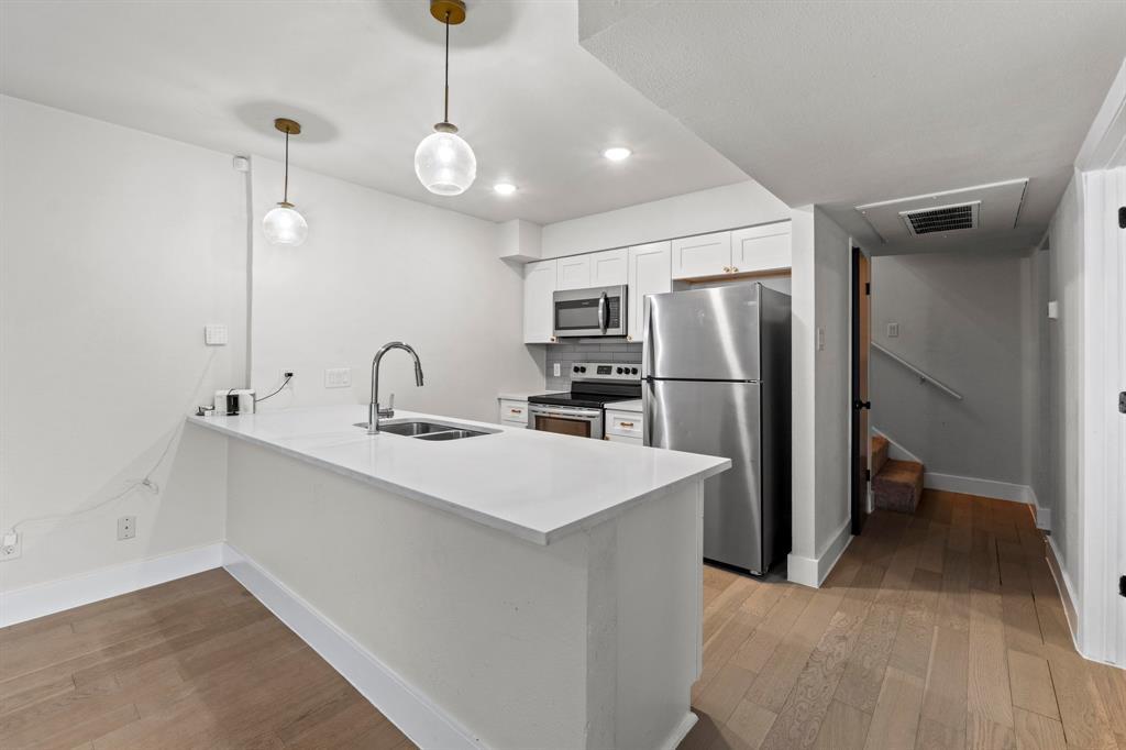 909 Reinli Street Austin TX 78751