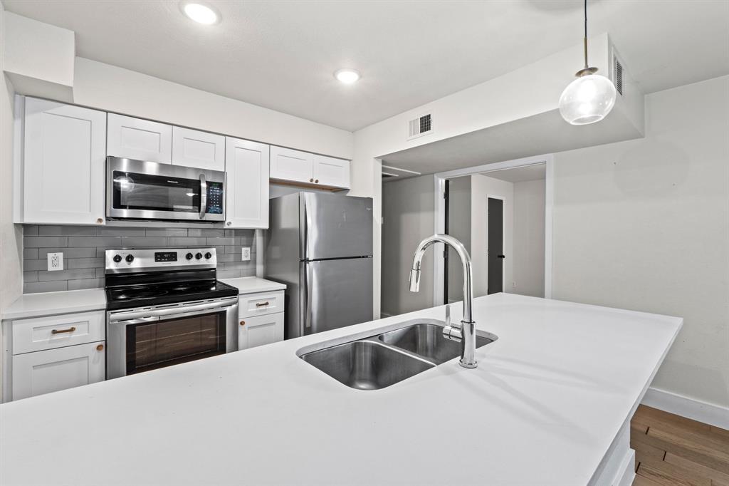 909 Reinli Street Austin TX 78751