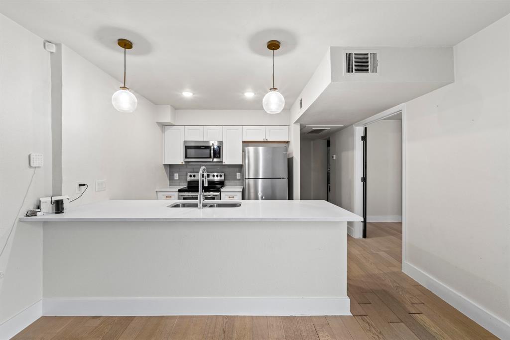 909 Reinli Street Austin TX 78751