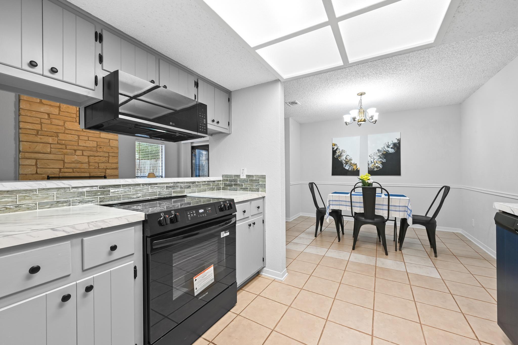 275 Mooring Circle Lakeway TX 78734
