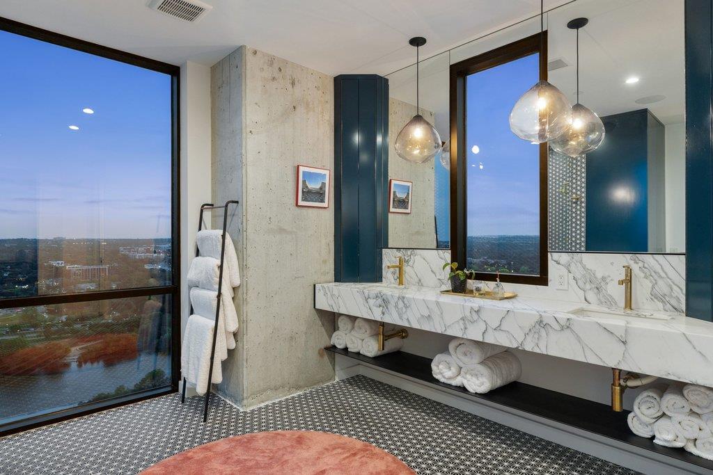 222 West Avenue Austin TX 78701