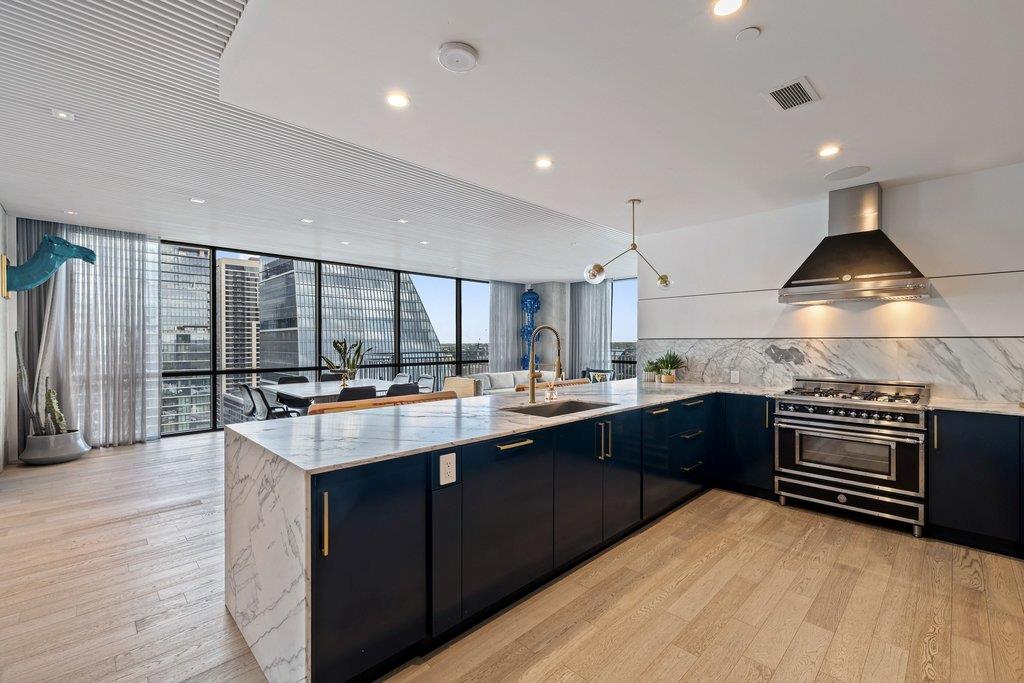 222 West Avenue Austin TX 78701