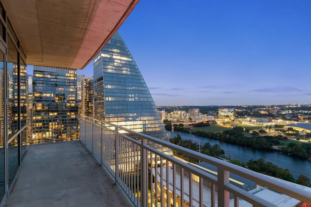 222 West Avenue Austin TX 78701