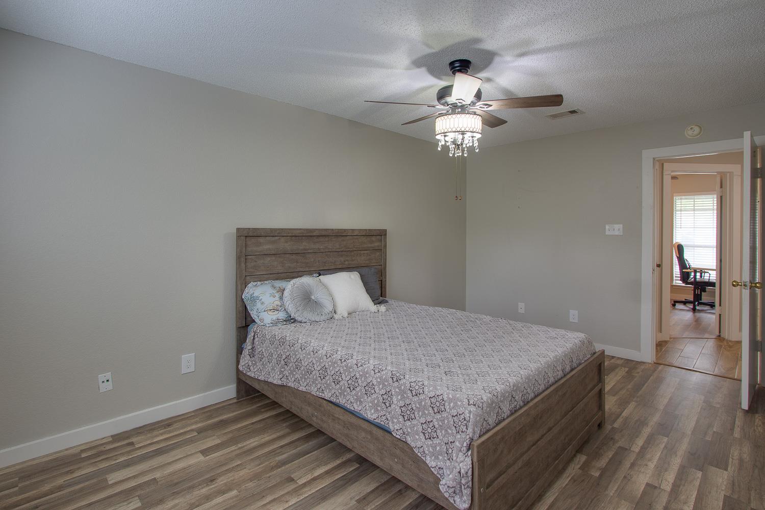 1015 E Yager Lane Austin TX 78753