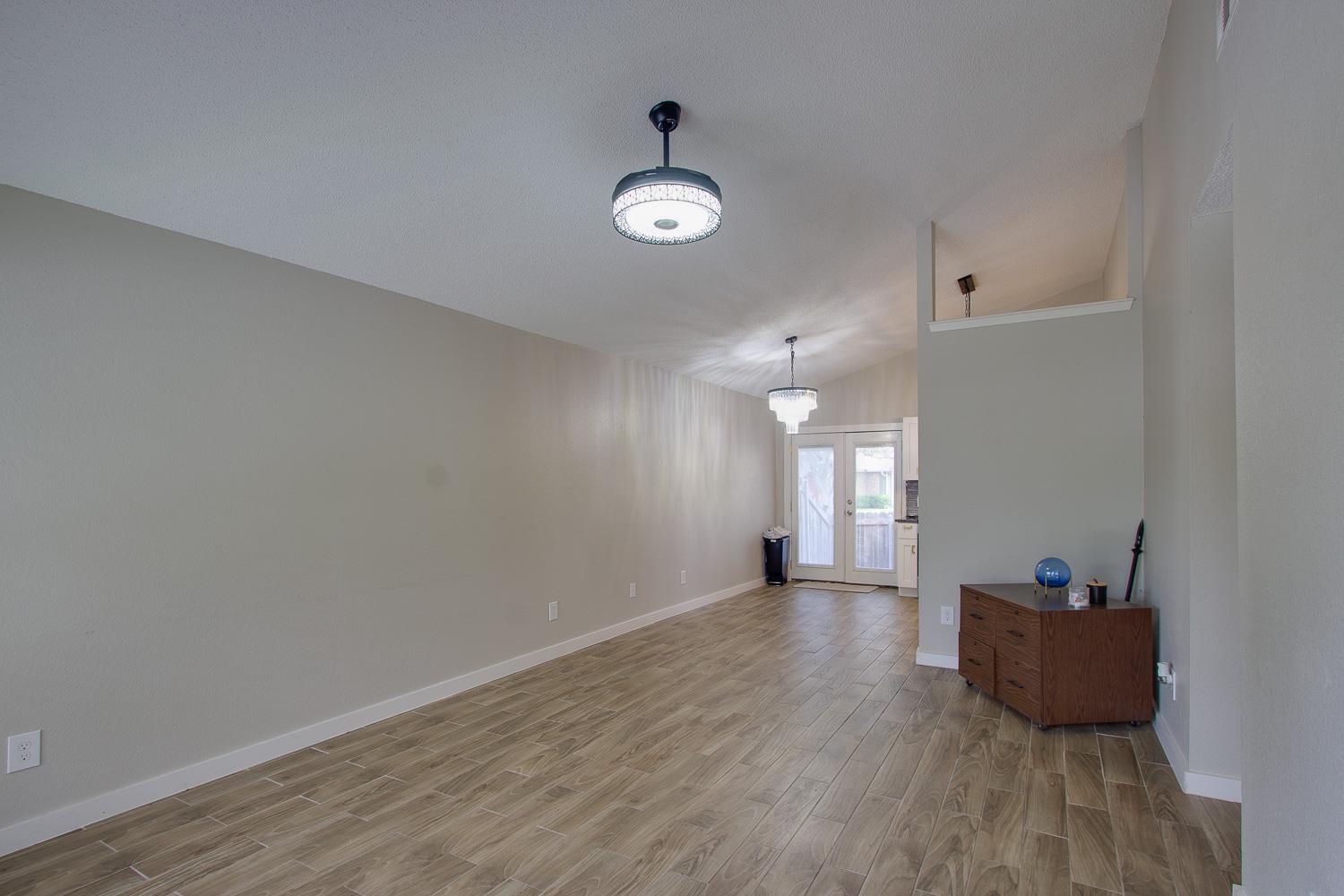1015 E Yager Lane Austin TX 78753