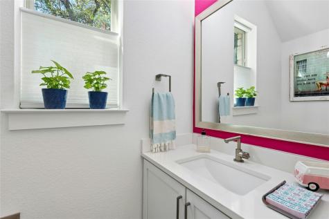 404 W Alpine Road Austin TX 78704