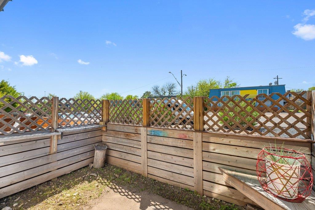 300 E Croslin Street Austin TX 78752