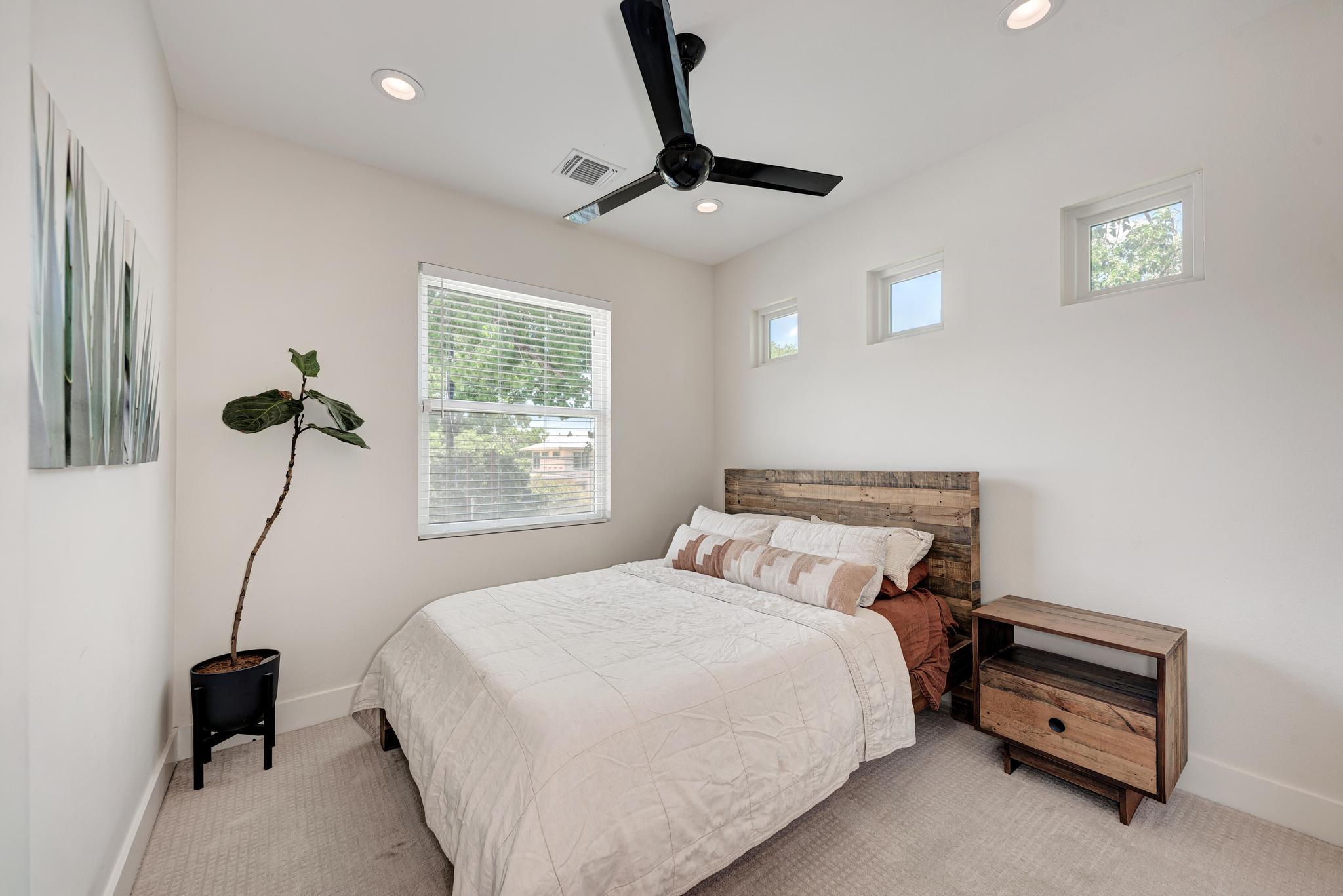 918 Cardinal Lane Austin TX 78704