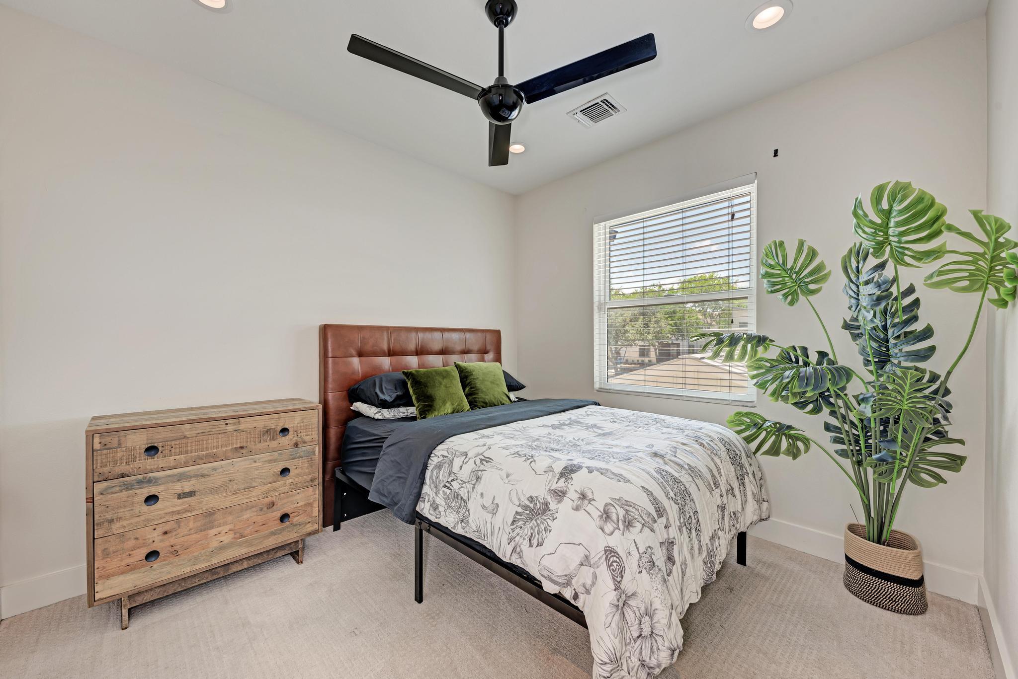 918 Cardinal Lane Austin TX 78704