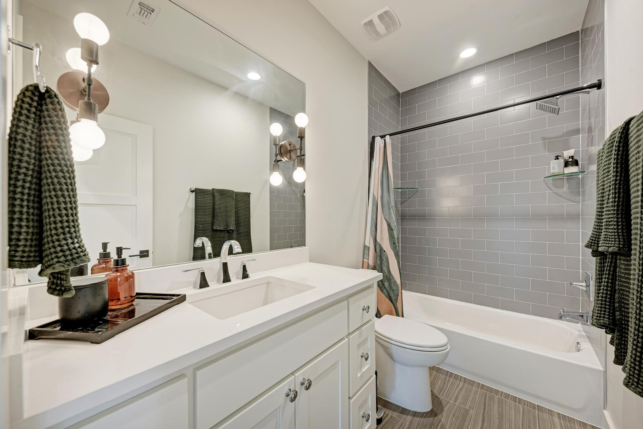 918 Cardinal Lane Austin TX 78704