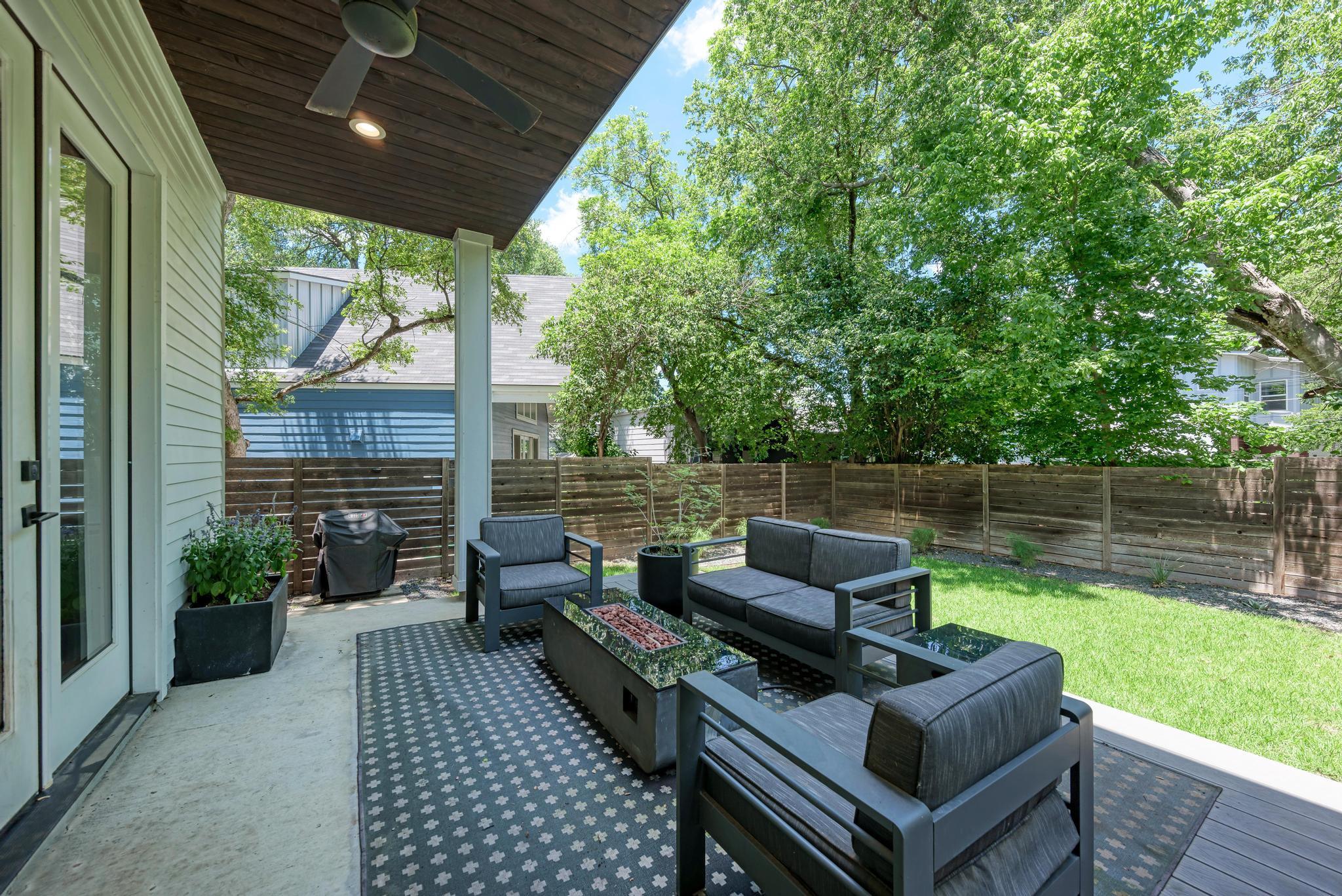 918 Cardinal Lane Austin TX 78704