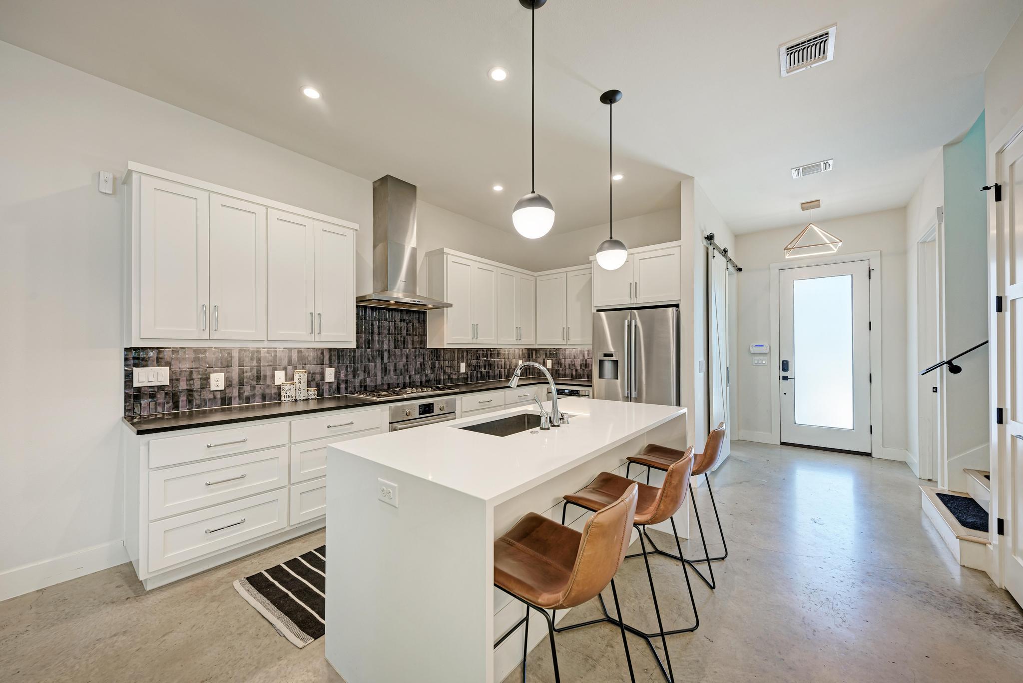 918 Cardinal Lane Austin TX 78704