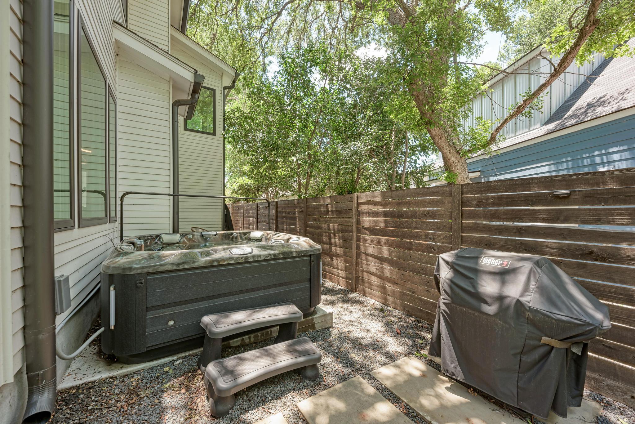 918 Cardinal Lane Austin TX 78704