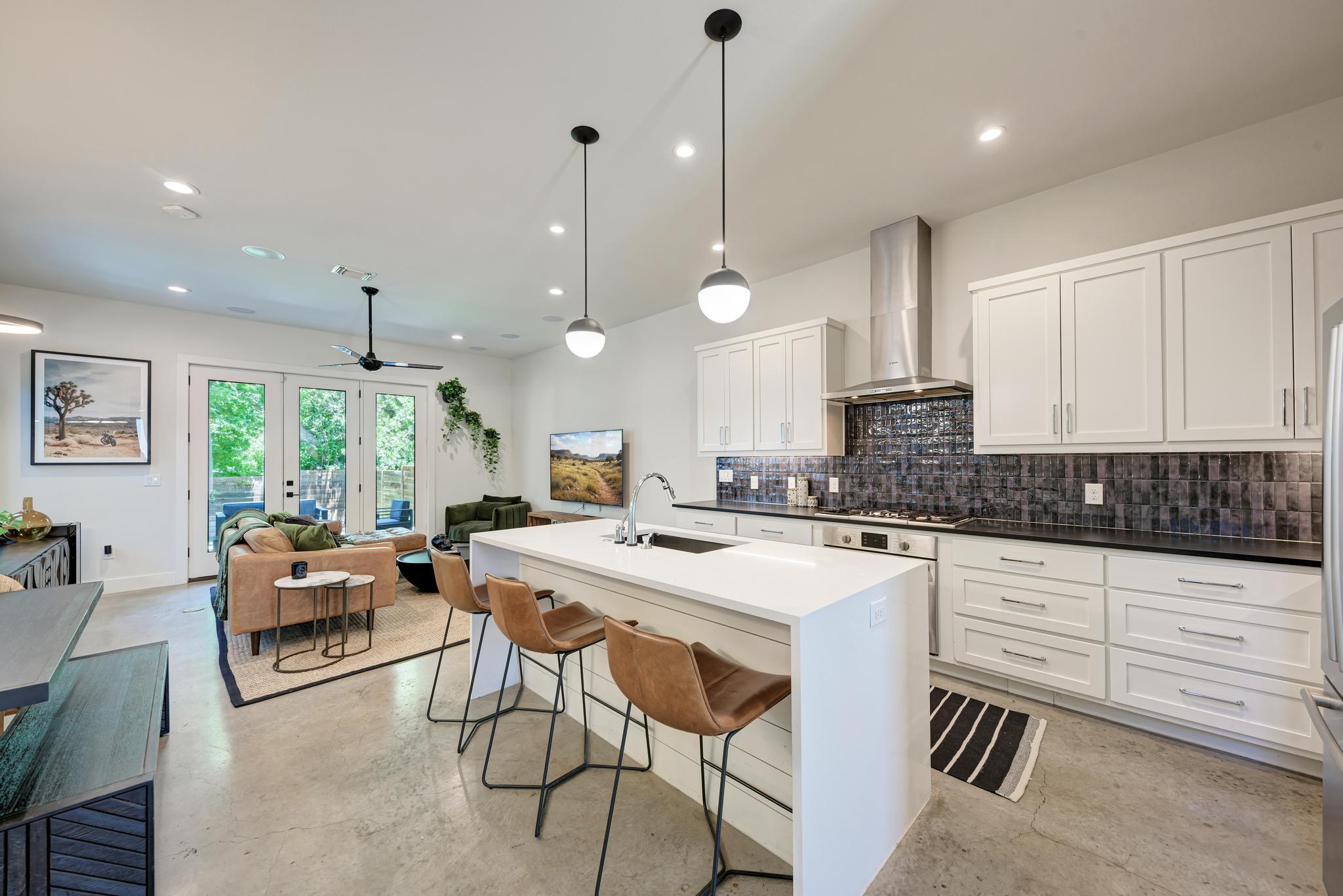 918 Cardinal Lane Austin TX 78704