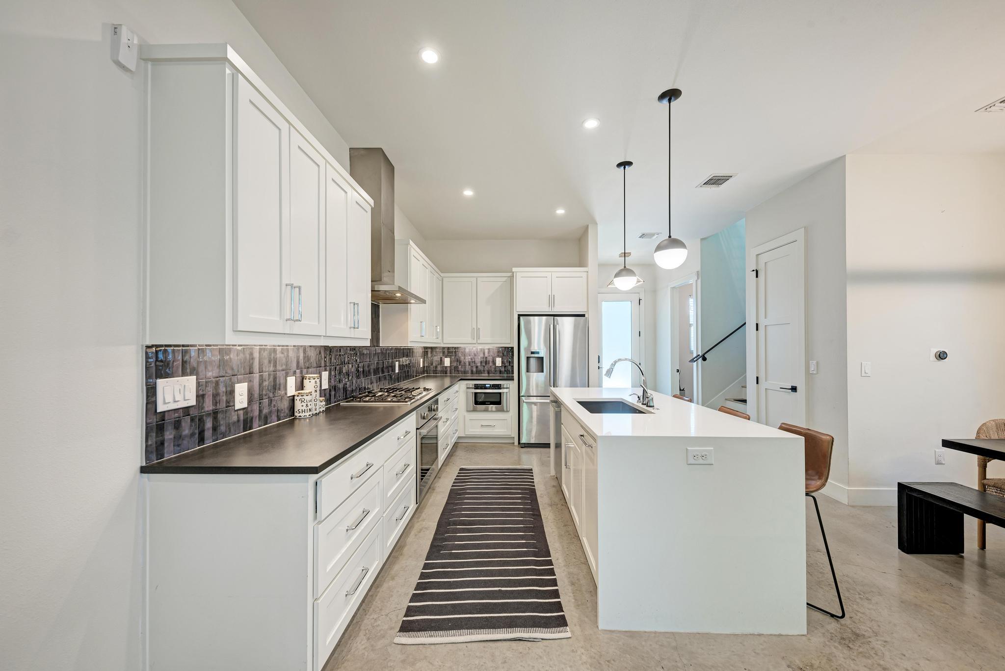 918 Cardinal Lane Austin TX 78704