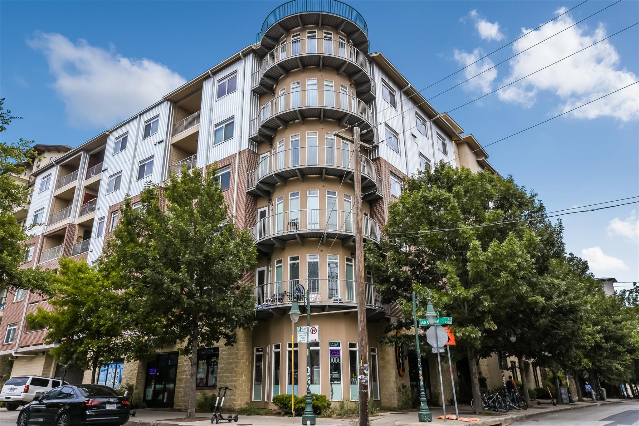 910 W 25th Street Austin TX 78705