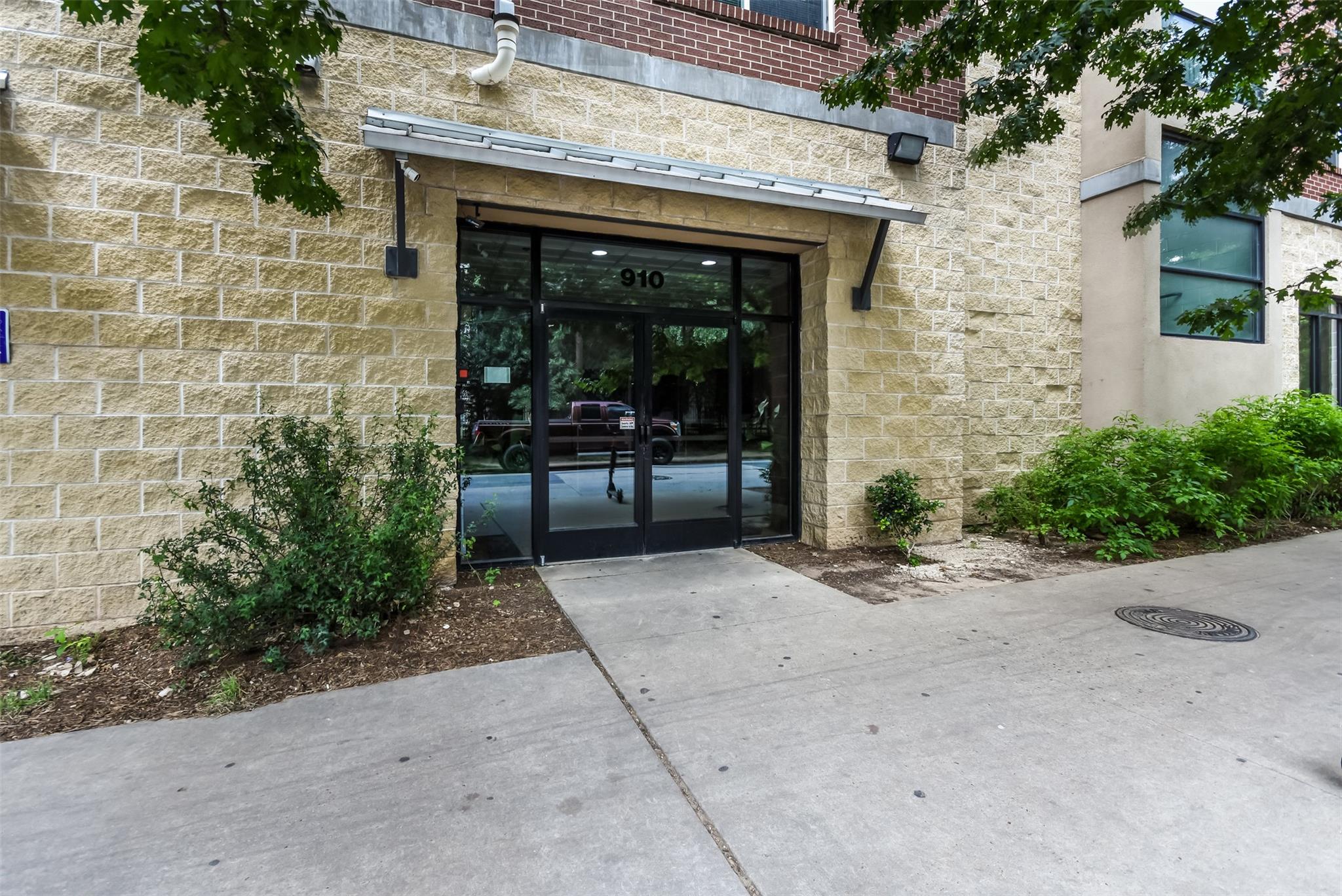 910 W 25th Street Austin TX 78705