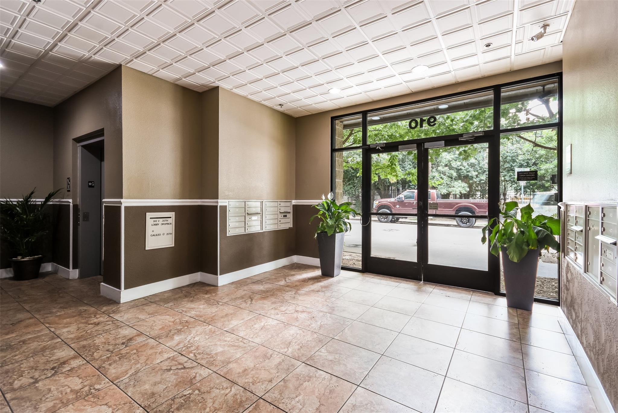 910 W 25th Street Austin TX 78705