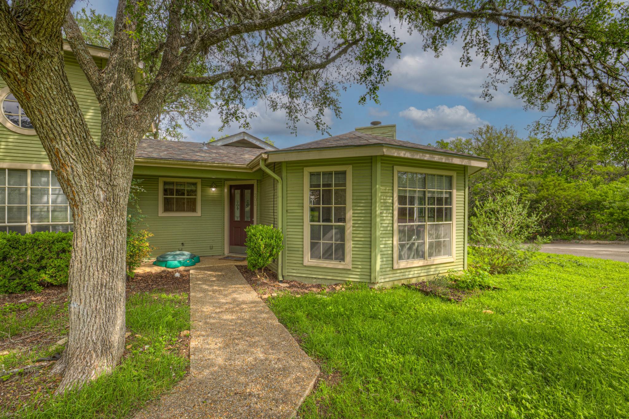 201 Ridgewood Drive San Marcos TX 78666