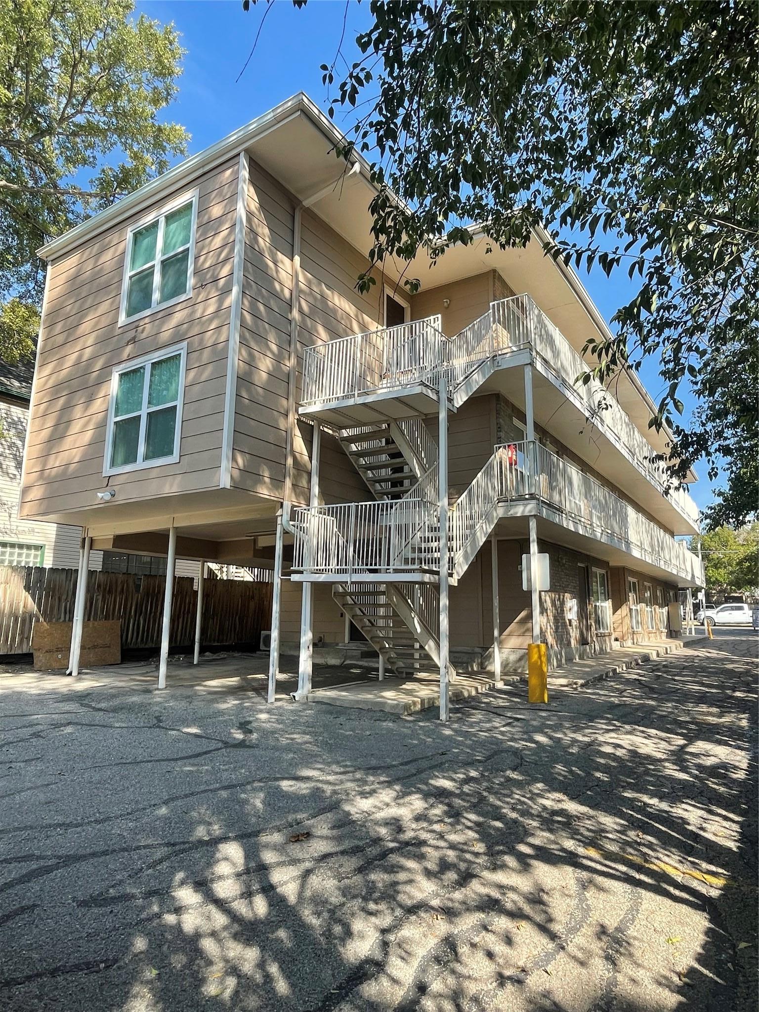 2220 Leon Street Austin TX 78705