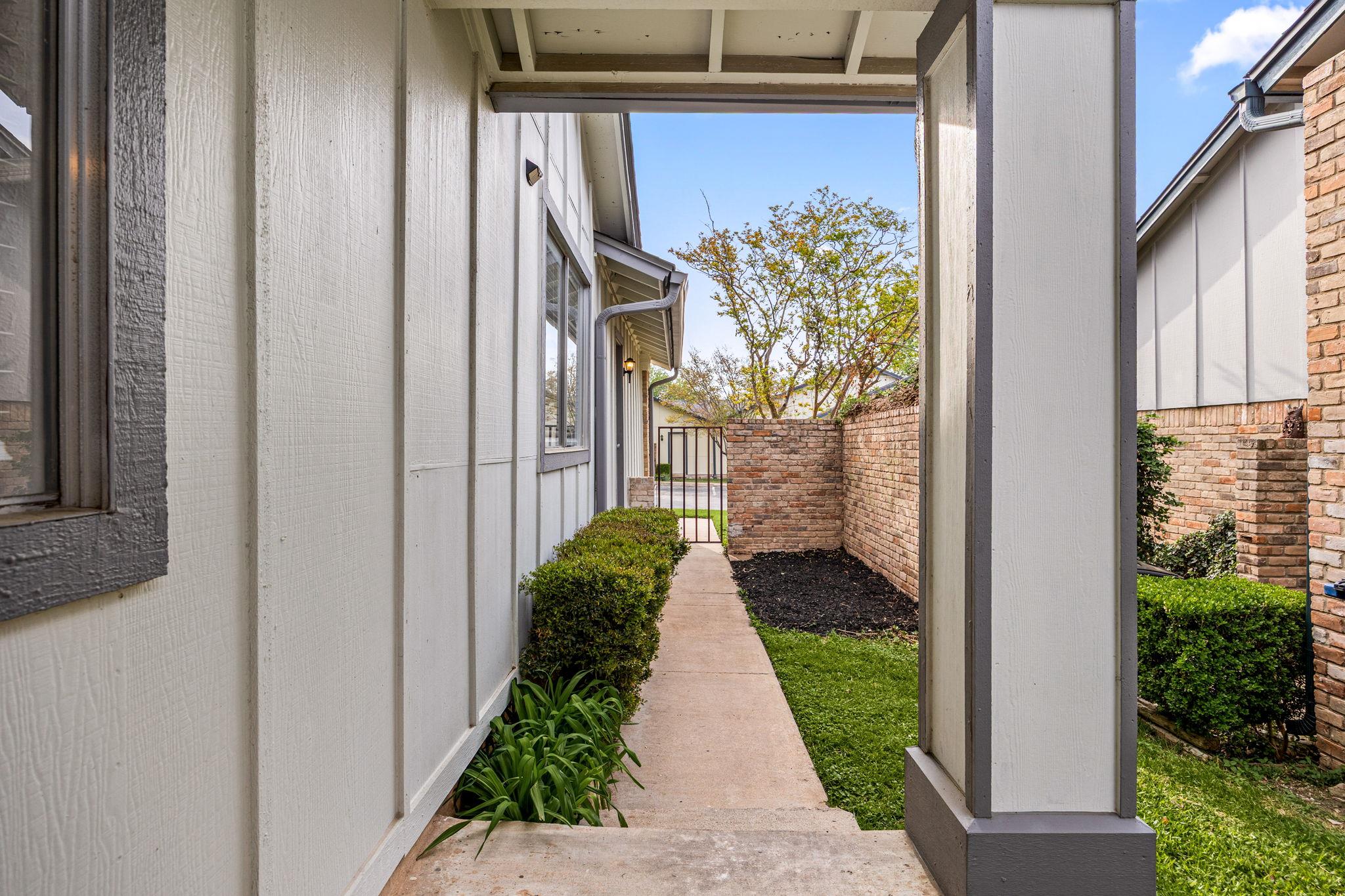 9445 Singing Quail Drive Austin TX 78758