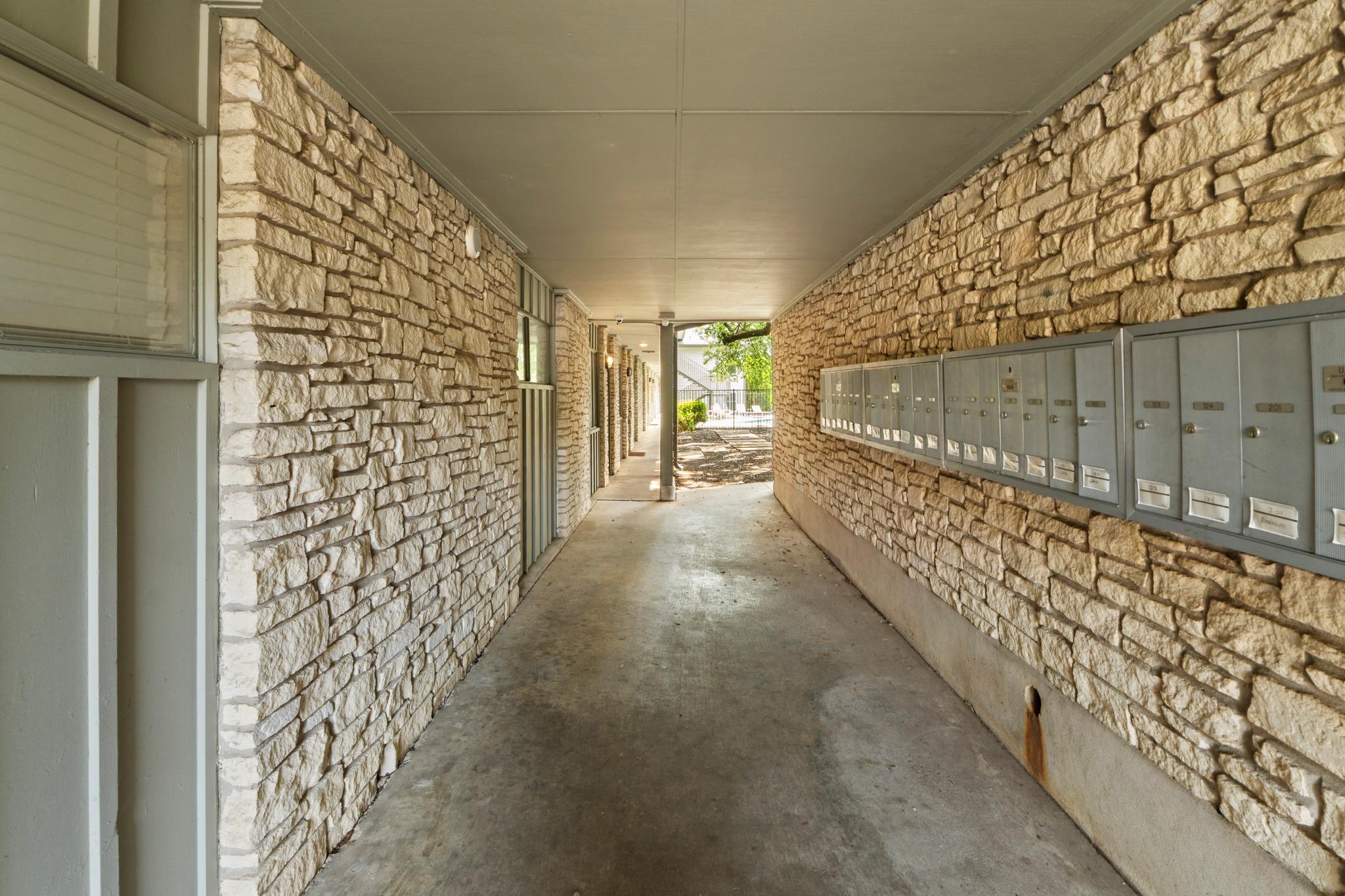 2303 East Side Drive Austin TX 78704