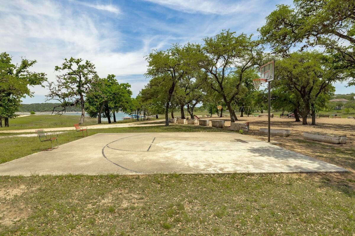 18803 Hogan Circle Point Venture TX 78645