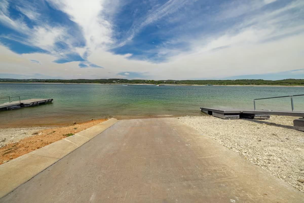 18803 Hogan Circle Point Venture TX 78645