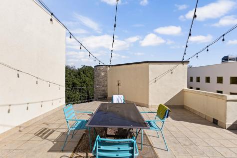 1 Crystal Springs Court The Hills TX 78738