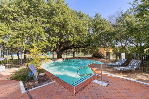 1 Crystal Springs Court The Hills TX 78738