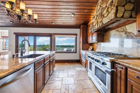 512 Harbor Drive Spicewood TX 78669