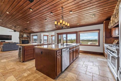 512 Harbor Drive Spicewood TX 78669