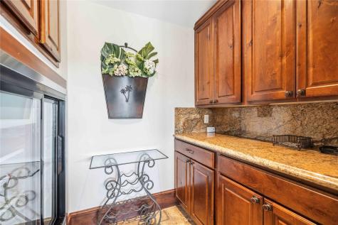 512 Harbor Drive Spicewood TX 78669
